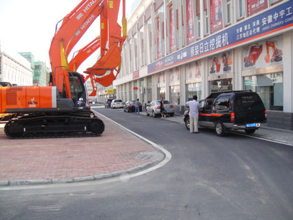 办公楼正门及样机展场——近.jpg